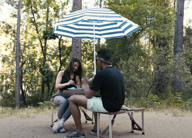 The Perfect Day Out: Your Guide to Choosing the Ideal Picnic Table with Umbrella